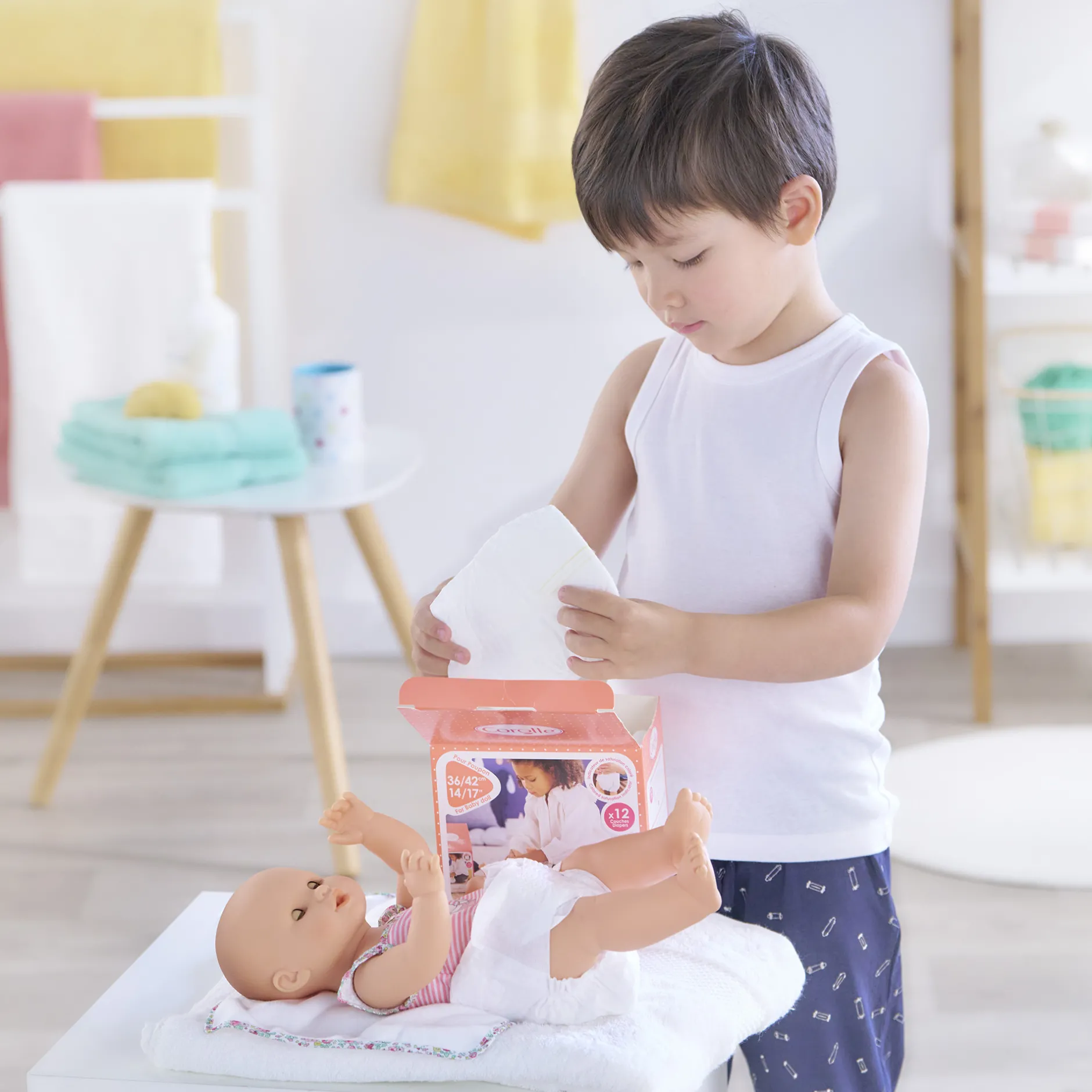 Corolle Boîte de 12 couches pour poupon 36 et 42 cm Best